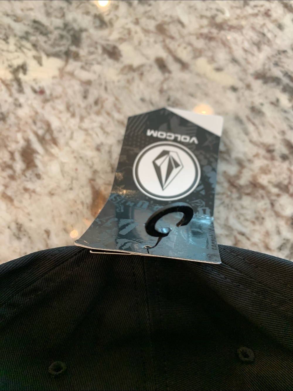 VOLCOM FLEXFIT ADJUSTABLE - Picture 3 of 6